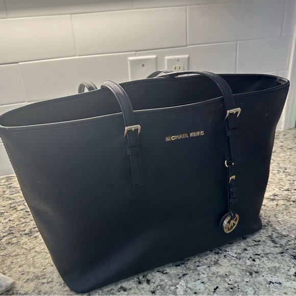 Large Black, Michael Kors Charlotte bag - Picture 2 of 11